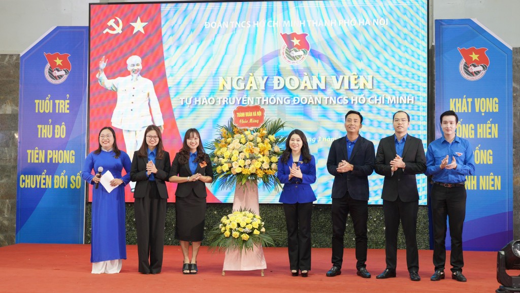 Tuổi trẻ Thủ đô thực hiện nhiều hoạt động ý nghĩa trong “Ngày Đoàn viên” năm 2023 Tuổi trẻ Thủ đô thực hiện nhiều hoạt động ý nghĩa trong “Ngày Đoàn viên” năm 2023