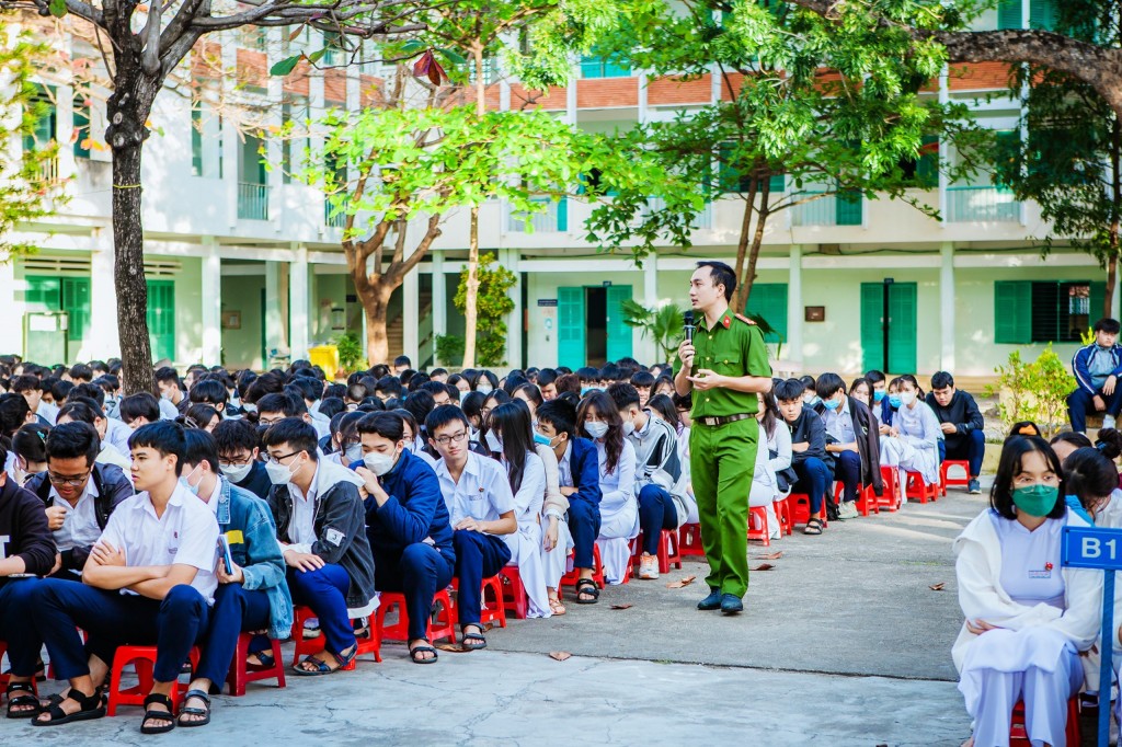 Công an tỉnh Khánh Hòa tập huấn tuyên truyền về công tác phòng cháy chữa cháy và cứu hộ, cứu nạn tại trường học