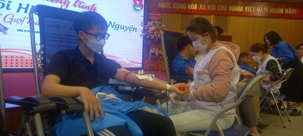 Lan toả phong trào hiến máu tình nguyện trong tuổi trẻ Cục Đăng kiểm Việt Nam
