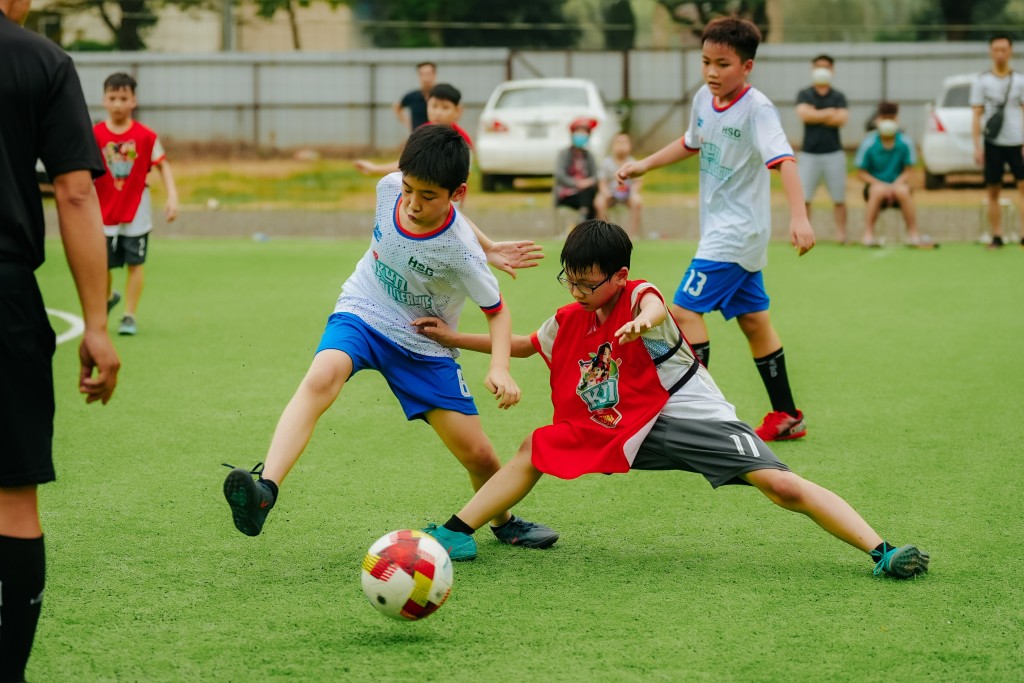 38 đội tranh tài tại Giải bóng đá thanh thiếu nhi quận Hoàng Mai mừng sinh nhật Đoàn
