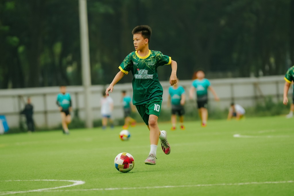 38 đội tranh tài tại Giải bóng đá thanh thiếu nhi quận Hoàng Mai- Cup HSG 2023