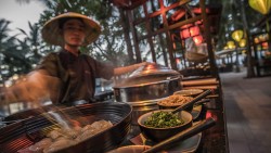 Trải nghiệm tinh túy ẩm thực đường phố Việt Nam tại Four Seasons The Nam Hai, Hội An
