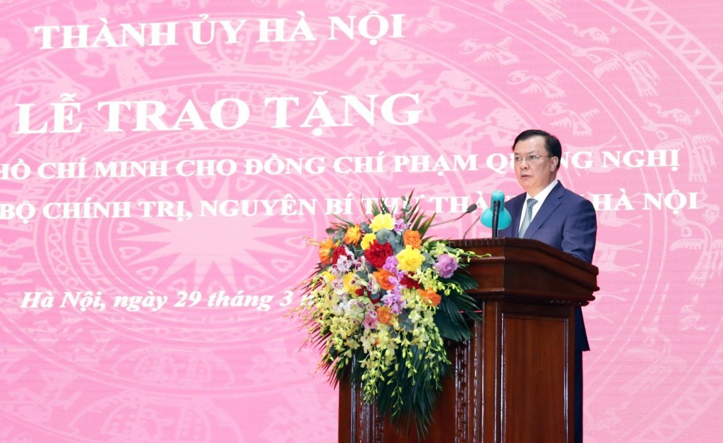 Trao tặng Huân chương Hồ Chí Minh cho nguyên Bí thư Thành ủy Hà Nội Phạm Quang Nghị