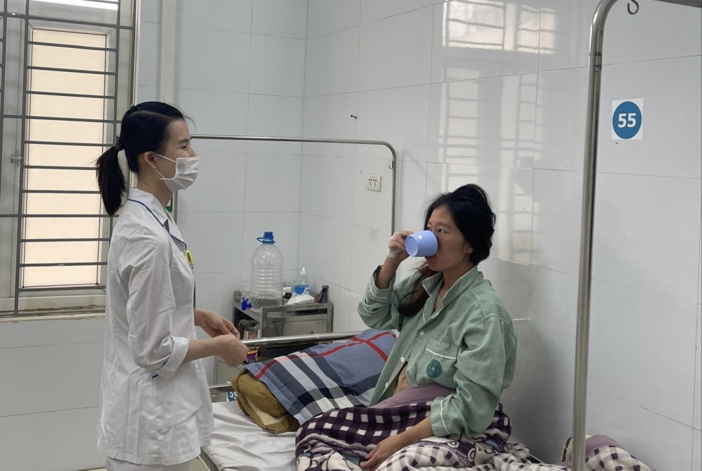 Bệnh nhân sốt xuất huyết điều trị tại Bệnh viện Đa khoa Hà Đông.