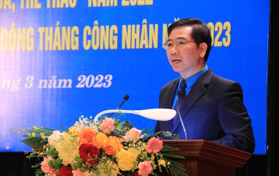 hó Chủ tịch LĐLĐ Thành phố Hà Nội Nguyễn Huy Khánh phát biểu chỉ đạo tại hội nghị.