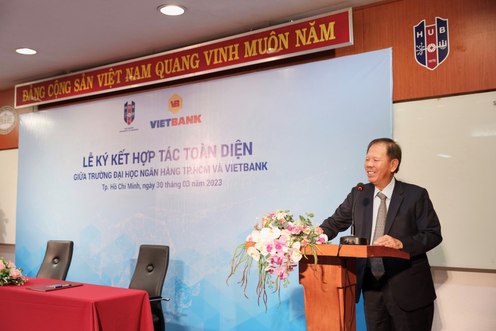 Ông Nguyễn Hữu Trung – Quyền Tổng Giám đốc Vietbank chia sẻ: nguồn nhân lực là yếu tố then chốt quyết định sự thành công của mỗi doanh nghiệp. Vietbank luôn lấy nhân sự là nòng cốt và luôn ưu tiên xây dựng chính sách thu hút và giữ chân nhân tài toàn diện.