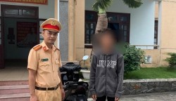Đà Nẵng: Thiếu niên thả tay khi điều khiển xe để quay clip