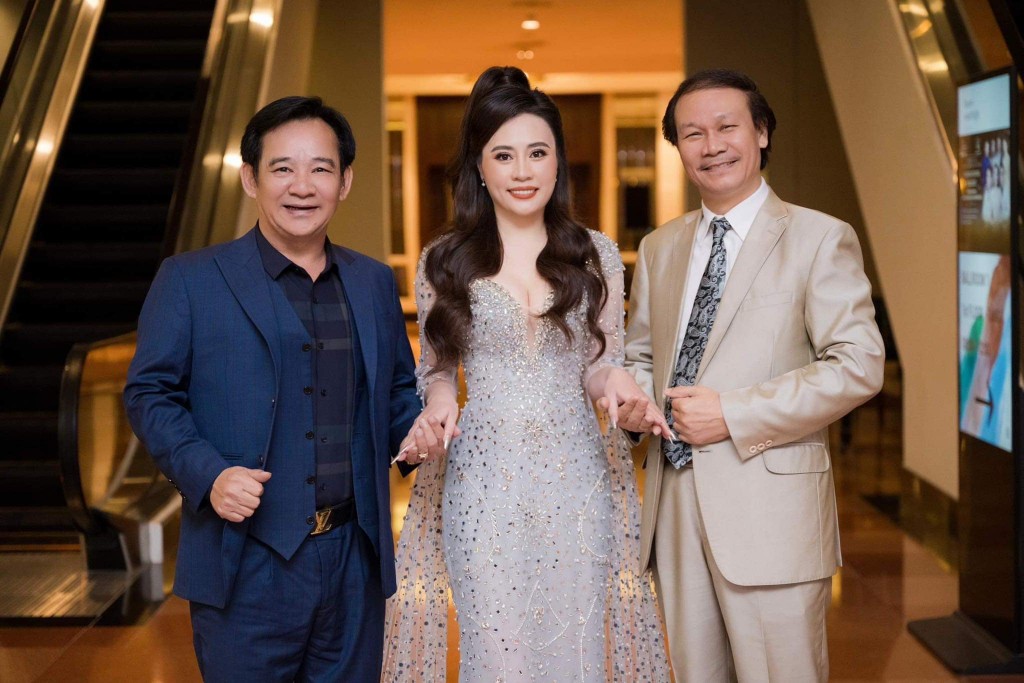 Từ trái qua: NSUT Quang Tèo, Hoa hậu Phan Kim Oanh, NSND Nguyễn Hải