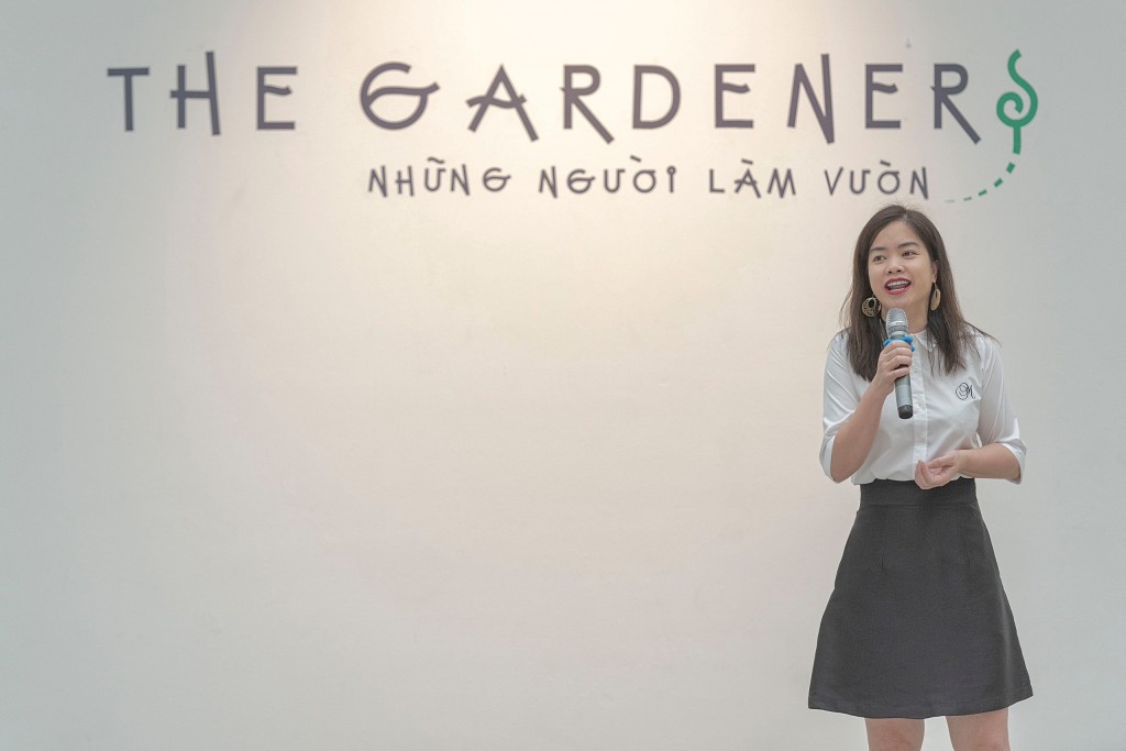 “Những người làm vườn” - The Gardeners được mượn ý nguyên gốc từ tập thơ The Gardeners của Rabindranath Tagore, nhà thơ Châu Á đầu tiên được giải Nobel Văn học. Những các sáng tác đậm chất thơ, uyên bác đầy triết lý và tình yêu cuộc sống của Tagore đã đem đến cảm hứng cho những sáng tác mới nhất của các tác giả trẻ.