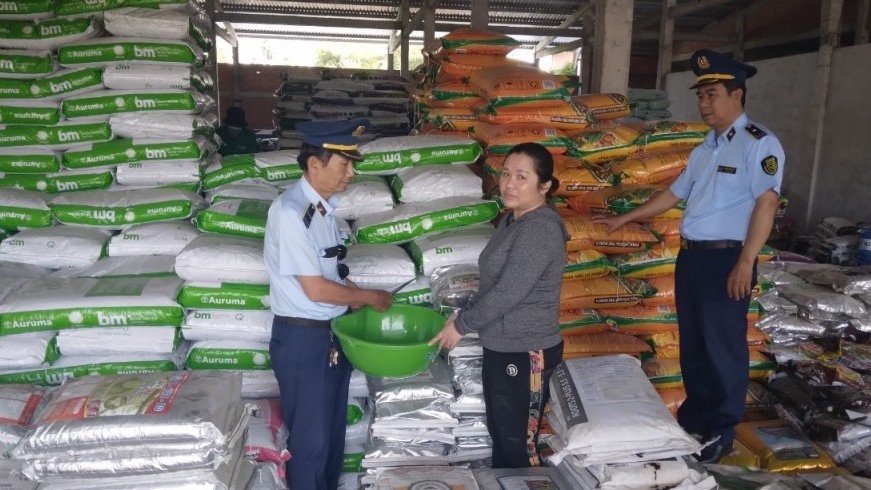 Tây Ninh: "Bóc trần" hàng loạt sản phẩm thức ăn chăn nuôi và thuốc thú y giả