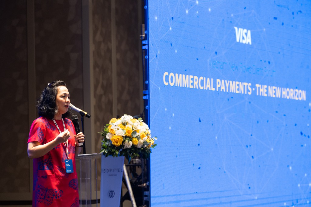 Bà Đặng Tuyết Dung - Giám đốc Visa Việt Nam và Lào phát biểu tại sự kiện (2)