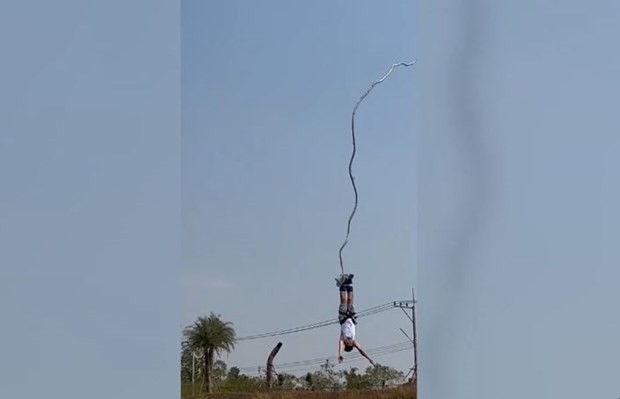 thoát chết khi dây bungee đứt (Ảnh: CNN)