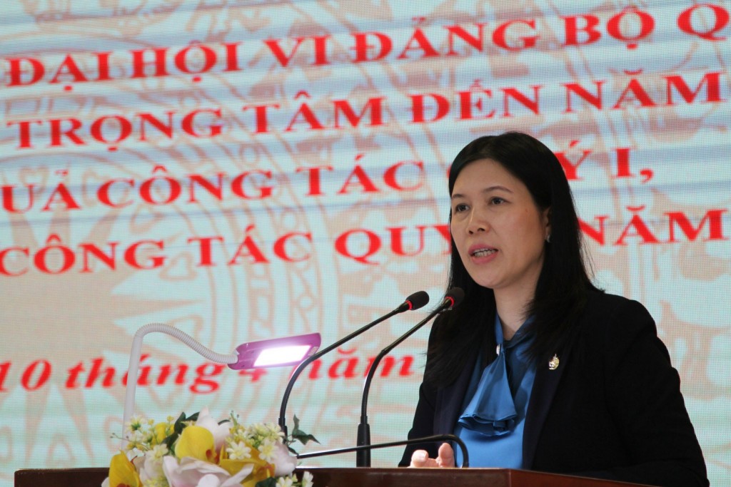 Bí thư Quận ủy Cầu Giấy Trần Thị Phương Hoa phát biểu tại hội nghị