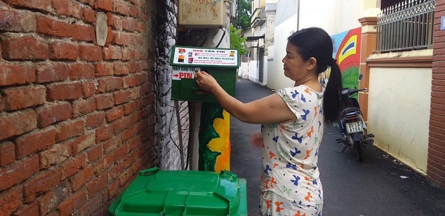 Người dân huyện Hoài Đúc tích cực triển khai phong trào “Lắp mô hình Nhà của pin”