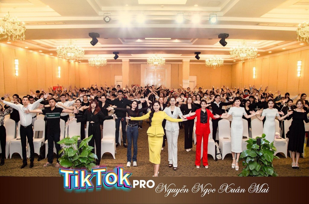 Mai được biết đến với vai trò đào tạo bán hàng trên Tiktok chuyên nghiệp