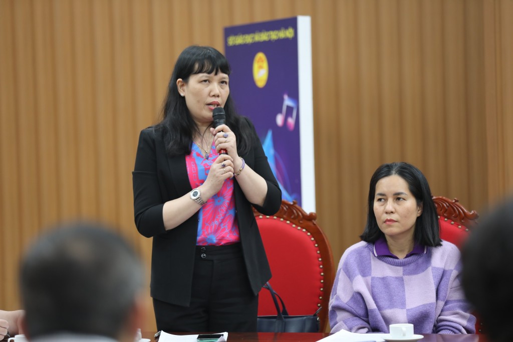 Cô Nguyễn Bội Quỳnh - Hiệu trưởng trường THPT Việt Đức chia sẻ tại họp báo