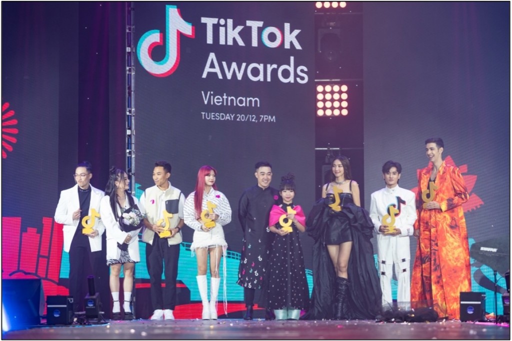 Hình 6 - Đêm trao giải TikTok Awards Vietnam 2022