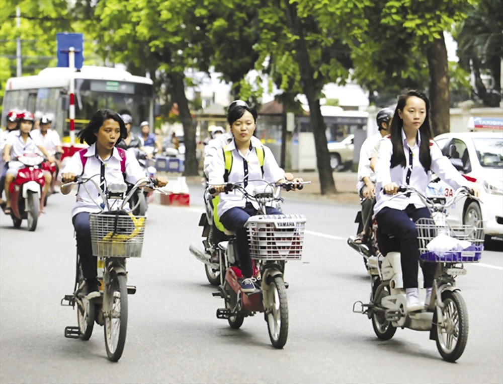 một học sinh lớp 6 của trường bị kẻ gian lừa lấy xe đạp điện bằng thủ đoạn tinh vi.