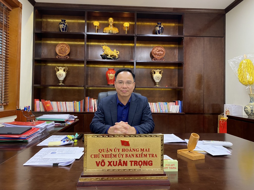 Ông Võ Xuân Trọng, Chủ nhiệm Ủy ban Kiểm tra Quận ủy, Trưởng ban Pháp chế HĐND quận Hoàng Mai