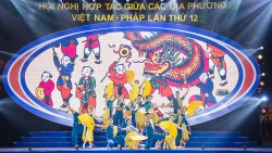 Ấn tượng chương trình nghệ thuật chào mừng Hội nghị hợp tác giữa các địa phương Việt Nam - Pháp lần thứ 12