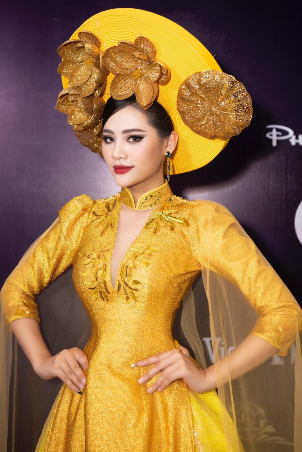 Hoa hậu Đinh Như Phương đắt show diễn thời trang