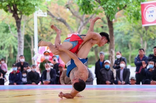 Phát huy tinh thần thượng võ của Bố Cái Đại vương thông qua giải vật dân tộc