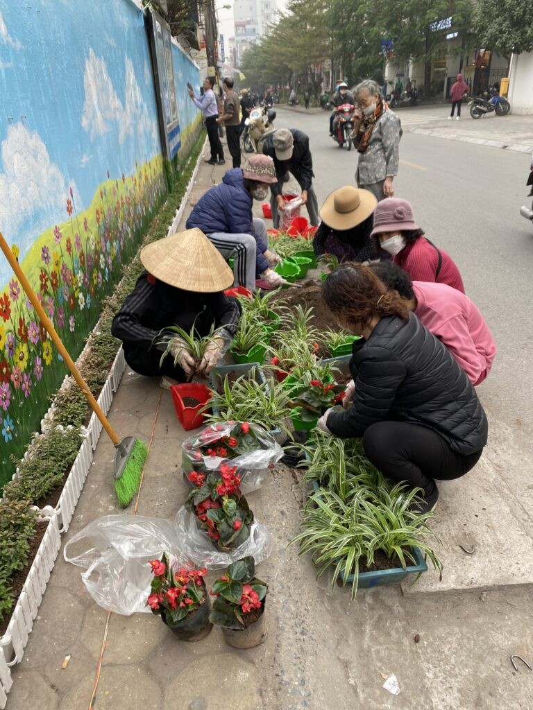 Mô hình tuyến phố nở hoa, con đường bích họa ở Thanh Xuân thu hút đông đảo các tầng lớp Nhân dân tham gia