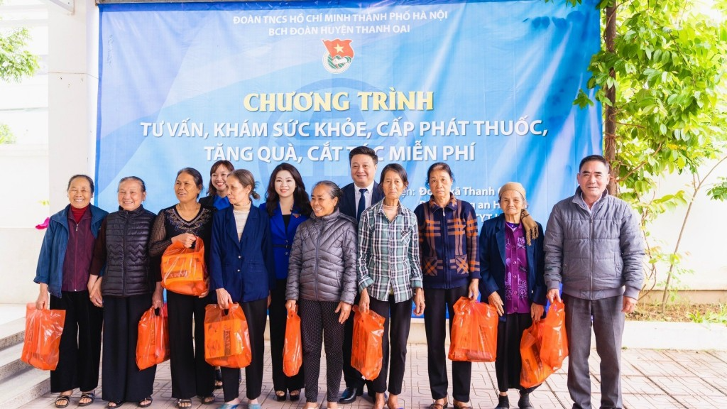 Chương trình khám bệnh, phát thuốc miễn phí tới cựu thanh niên xung phong 