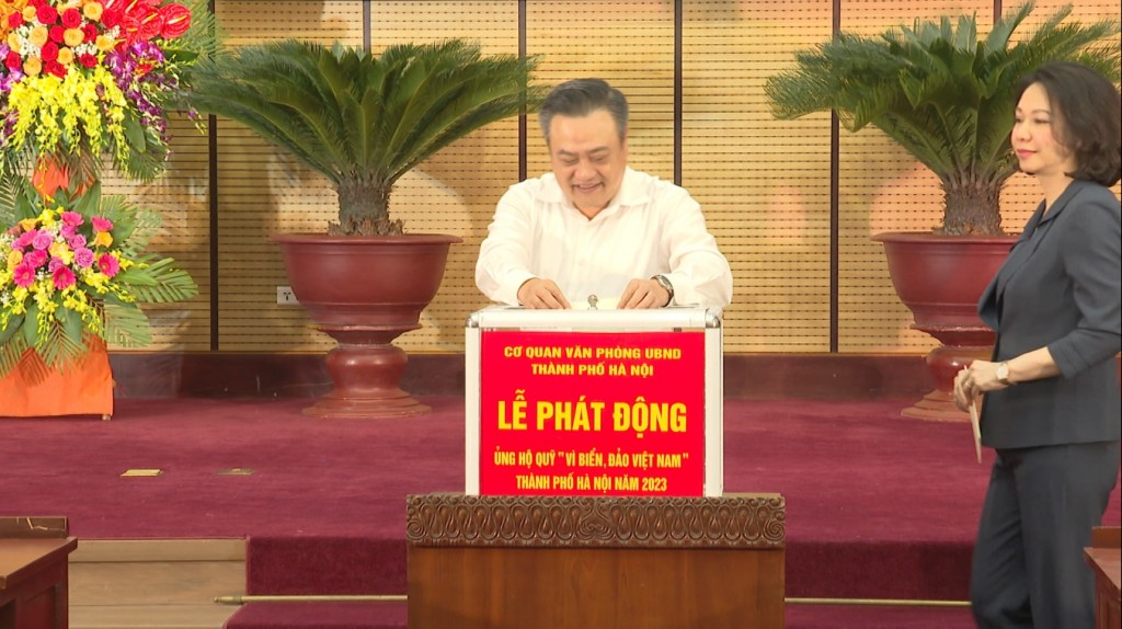 ủng hộ Quỹ “Vì biển, đảo Việt Nam” năm 2023.