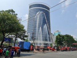 Hơn 1.000 người tham gia diễn tập chữa cháy tại tòa nhà PetroVietnam Tower