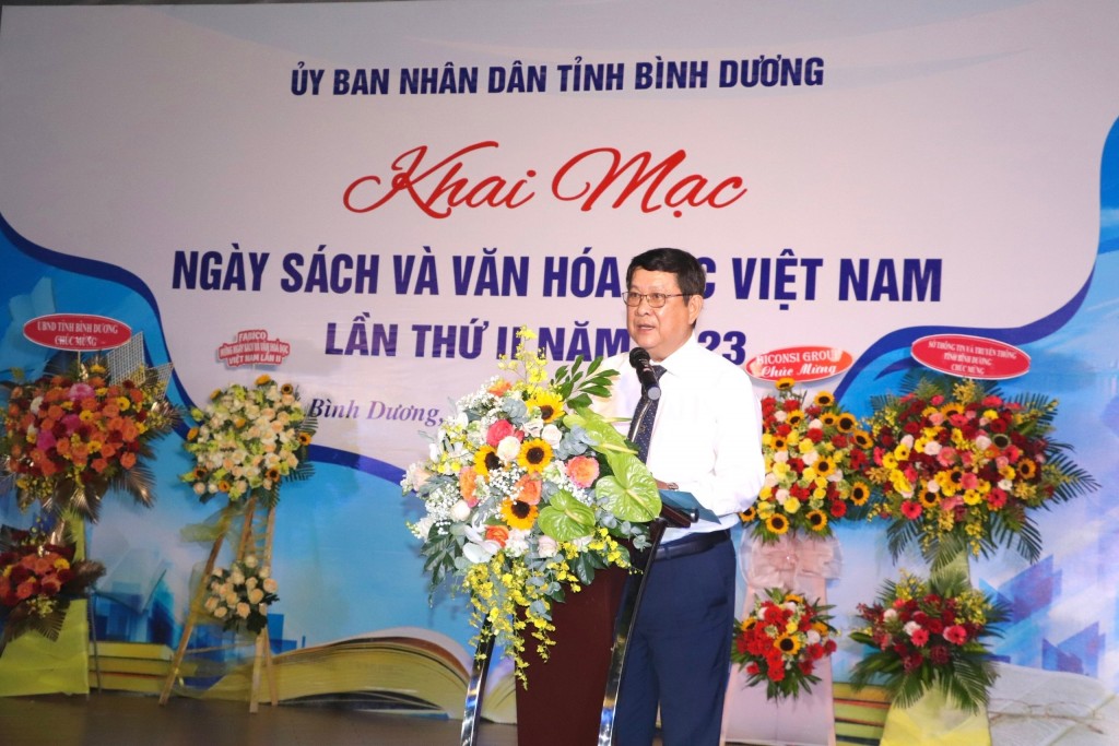 Bạn đọc Bình Dương hào hứng với Tuần lễ Sách tại Chợ đêm và Phố đi bộ Bạch Đằng