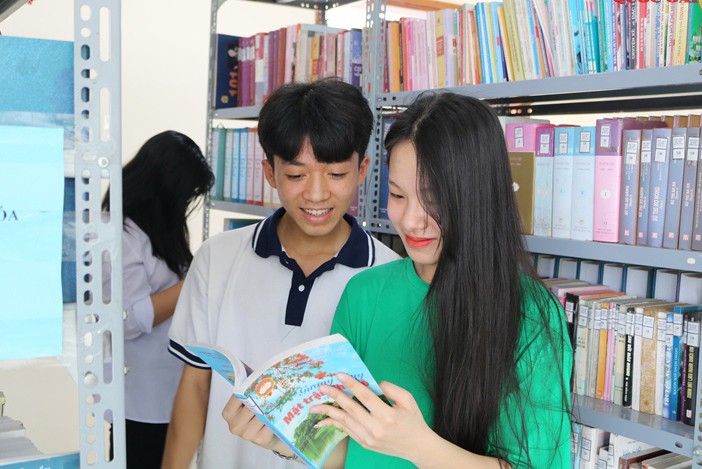 Học sinh Quốc Oai hào hứng hưởng ứng Ngày sách và Văn hóa đọc