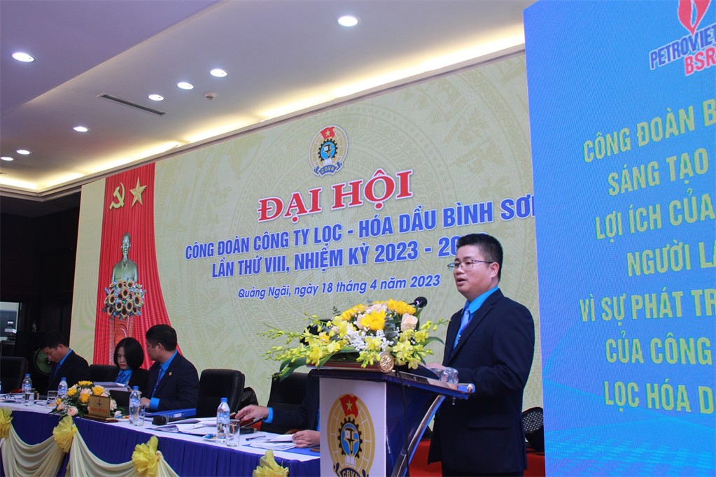 Chủ tịch Công đoàn cơ sở BSR Nguyễn Tấn Dũng trình bày dự thảo Báo cáo tổng kết hoạt động Công đoàn và phong trào công nhân viên chức lao động nhiệm kỳ 2018-2023 và phương hướng nhiệm vụ nhiệm kỳ 2023-2028