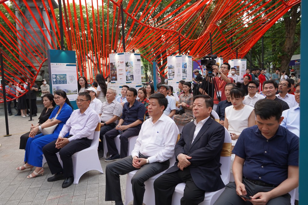 Đông đảo kiến trúc sư Việt Nam tham gia chương trình.