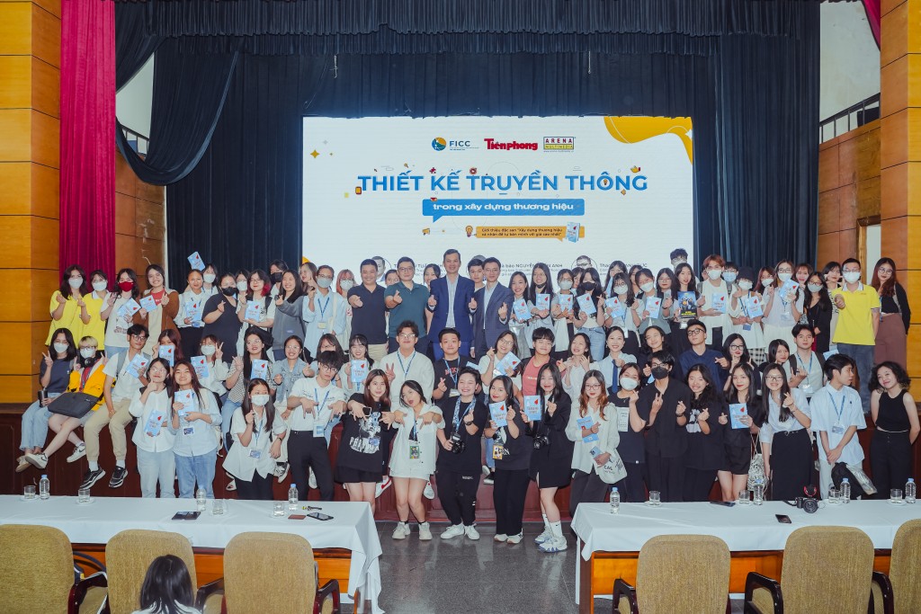 Đông đảo sinh viên tham gia Đông đảo sinh viên tham gia