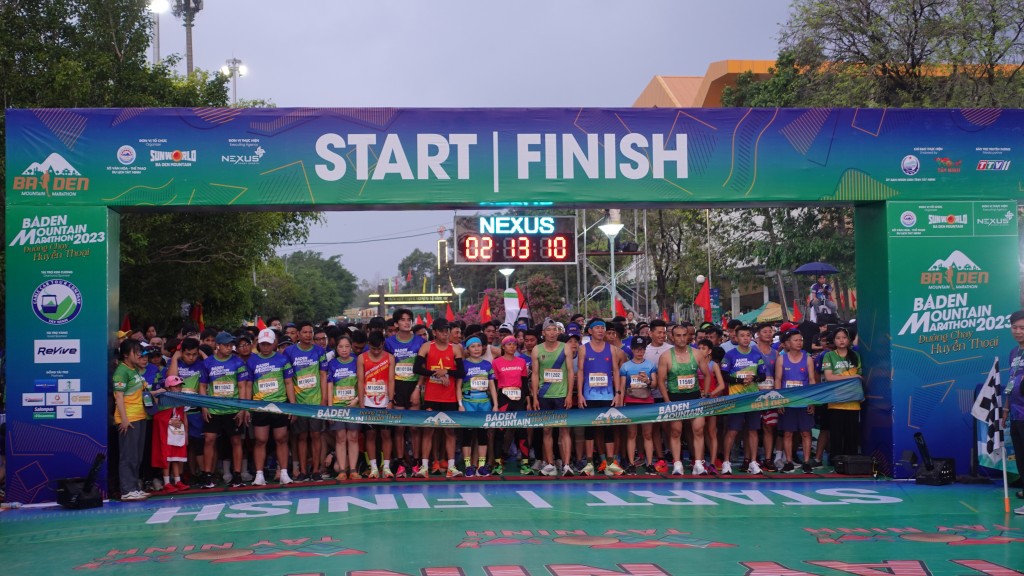 BaDen Mountain Marathon 2023 thu hút 7.000 vận động viên tham gia