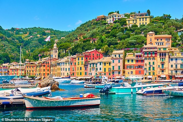 Portofino nổi tiếng với vẻ đẹp độc đáo kết hợp tinh hoa của thiên nhiên Địa Trung Hải với một trong những cảnh quan đẹp như tranh vẽ bên bờ biển Italy (Ảnh: Shutterstocks)