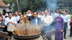 Lãnh đạo TP Hà Nội dâng hương tưởng niệm các Vua Hùng