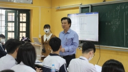Thứ trưởng Nguyễn Hữu Độ kiểm tra công tác ôn thi tốt nghiệp THPT