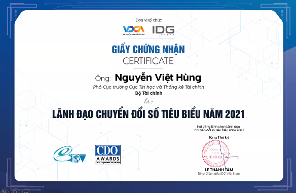 Tiến sĩ Nguyễn Việt Hùng được vinh danh lãnh đạo chuyển đổi số tiêu biểu