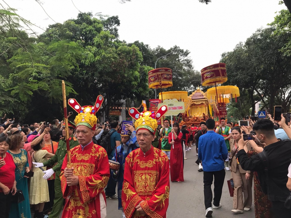 Tưng bừng hội chùa Láng với nhiều nghi lễ truyền thống được phục dựng