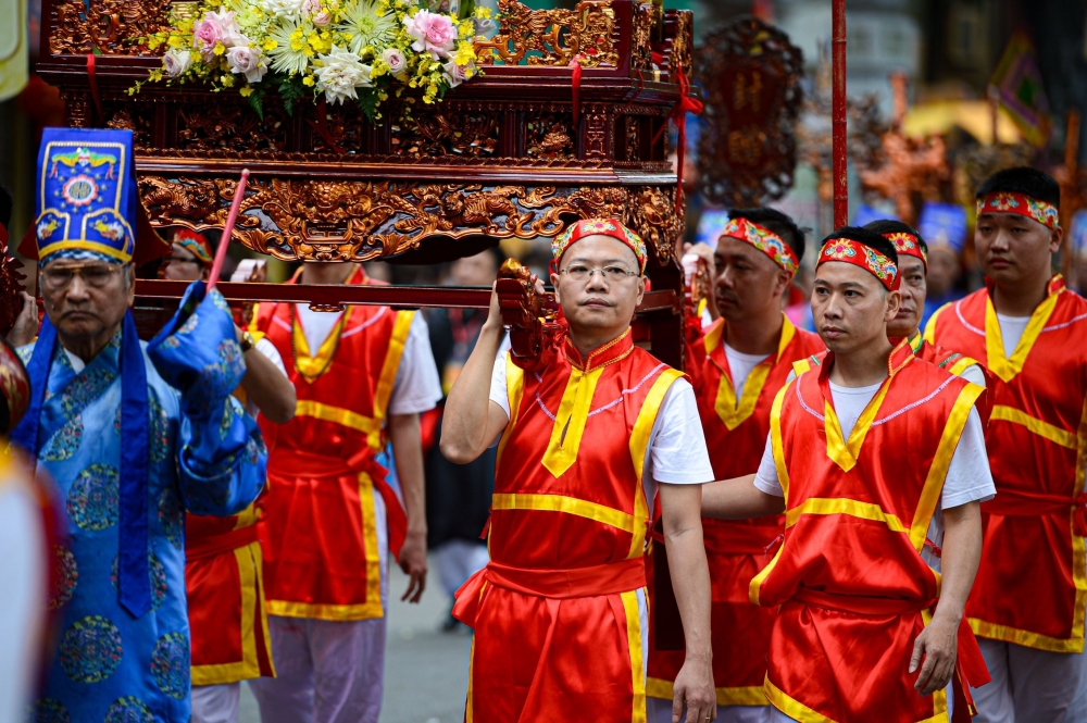 Tưng bừng hội chùa Láng với nhiều nghi lễ truyền thống được phục dựng