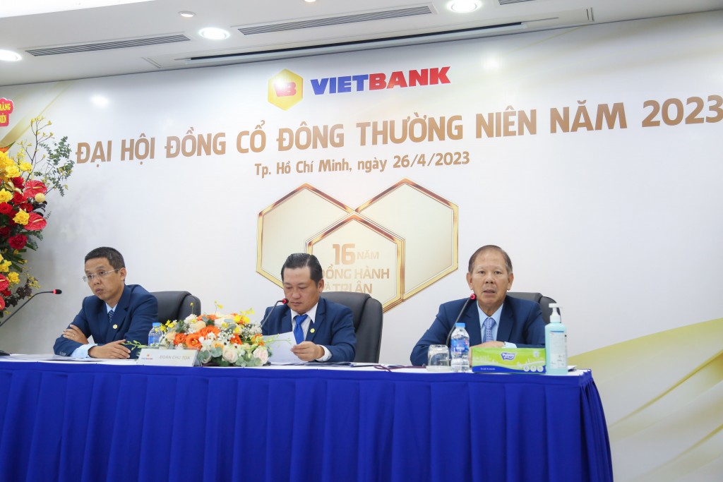 Chủ tọa đoàn ĐHĐCĐ thường niên 2023 của Vietbank