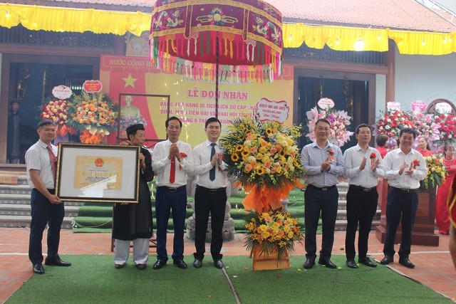 Xã Vạn Yên, Mê Linh tổ chức Lễ đón Bằng công nhận Di tích cấp thành phố Đình, Miếu Tiên Đài