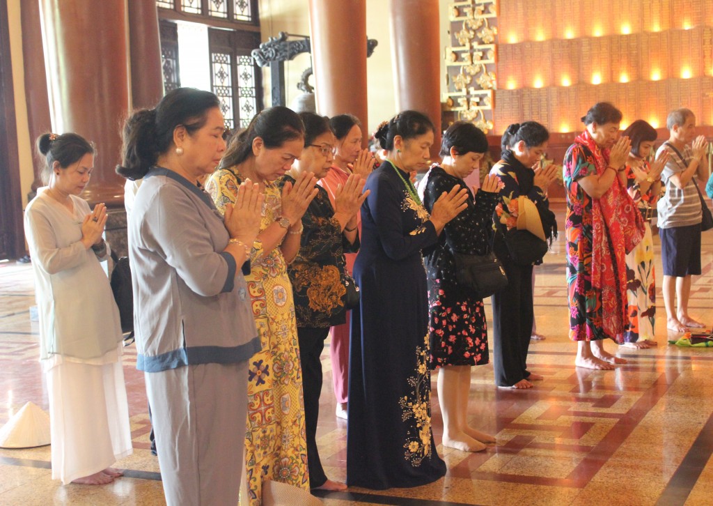 Trước sự chiến đấu kiên cường của quân và dân Củ Chi, Mỹ đã trút xuống đây 240.000 tấn bom đạn, tổ chức trên 5.000 trận hành quân bố ráp hòng tiêu diệt ý chí chiến đấu của quân và dân nơi đây. Trong chiến tranh, bình quân mỗi người dân Củ Chi phải “gánh” 1,5 tấn đạn bom do kẻ thù ném xuống Trước sự chiến đấu kiên cường của quân và dân Củ Chi, Mỹ đã trút xuống đây 240.000 tấn bom đạn, tổ chức trên 5.000 trận hành quân bố ráp hòng tiêu diệt ý chí chiến đấu của quân và dân nơi đây. Trong chiến tranh, bình quân mỗi người dân Củ Chi phải “gánh”