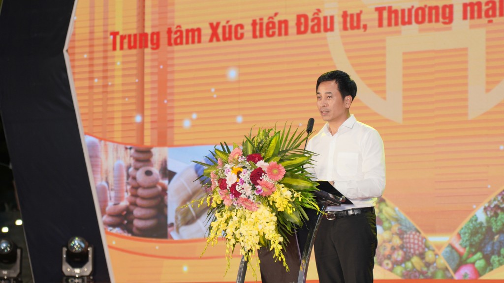 Ông Nguyễn Ánh Dương - Giám đốc Trung tâm Xúc tiến đầu tư, Thương mại, Du lịch TP Hà Nội phát biểu khai mạc Festival nông sản Hà Nội