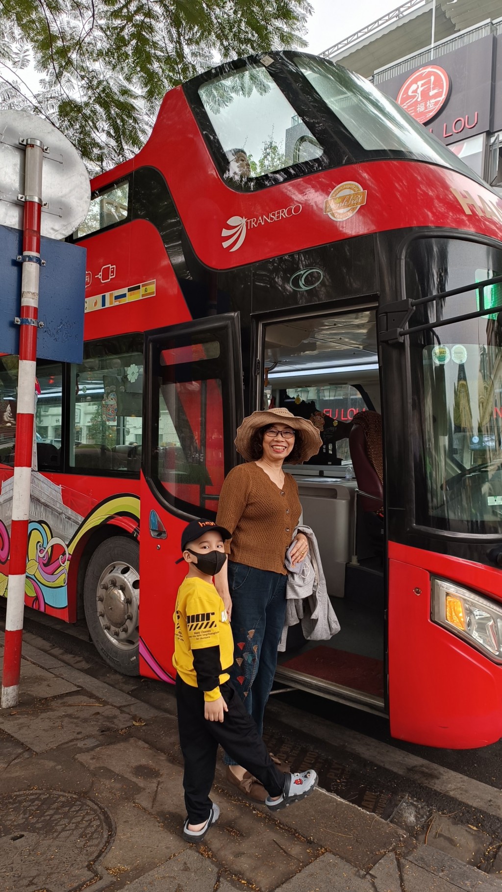 Du khách đến tham quan Hà Nội được miễn phí vé xe buýt hai tầng