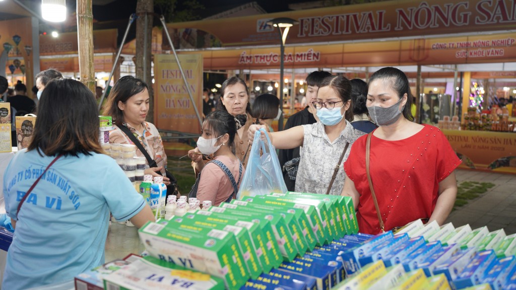 Sản phẩm sữa Ba Vì được nhiều người dân tin tưởng, chọn mua