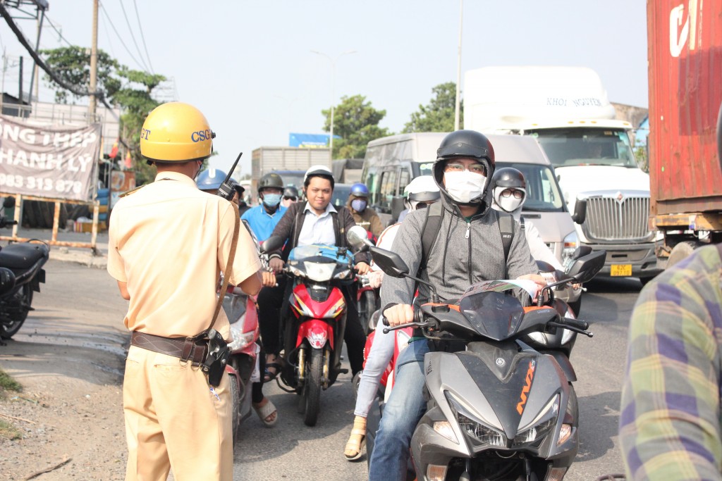 Lực lượng CSGT TP Hồ Chí Minh cũng đã ra quân đảm bảo trật tự an toàn giao thông tại các cửa ngõ rời TP
