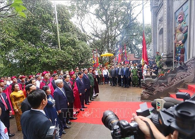 Chủ tịch nước Võ Văn Thưởng cùng lãnh đạo cấp cao của Đảng, Nhà nước làm lễ tại Đền Thượng